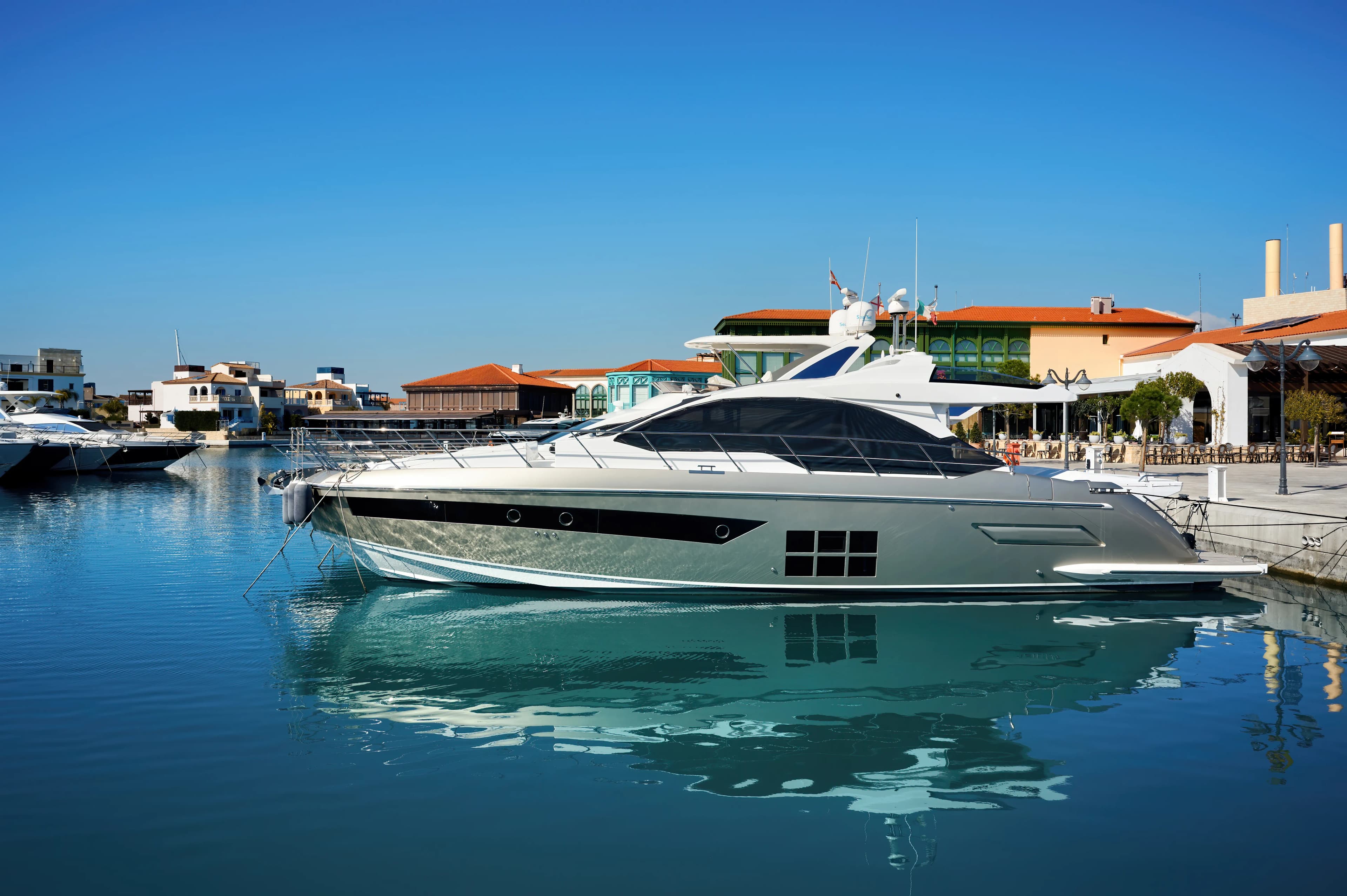 YACHTS